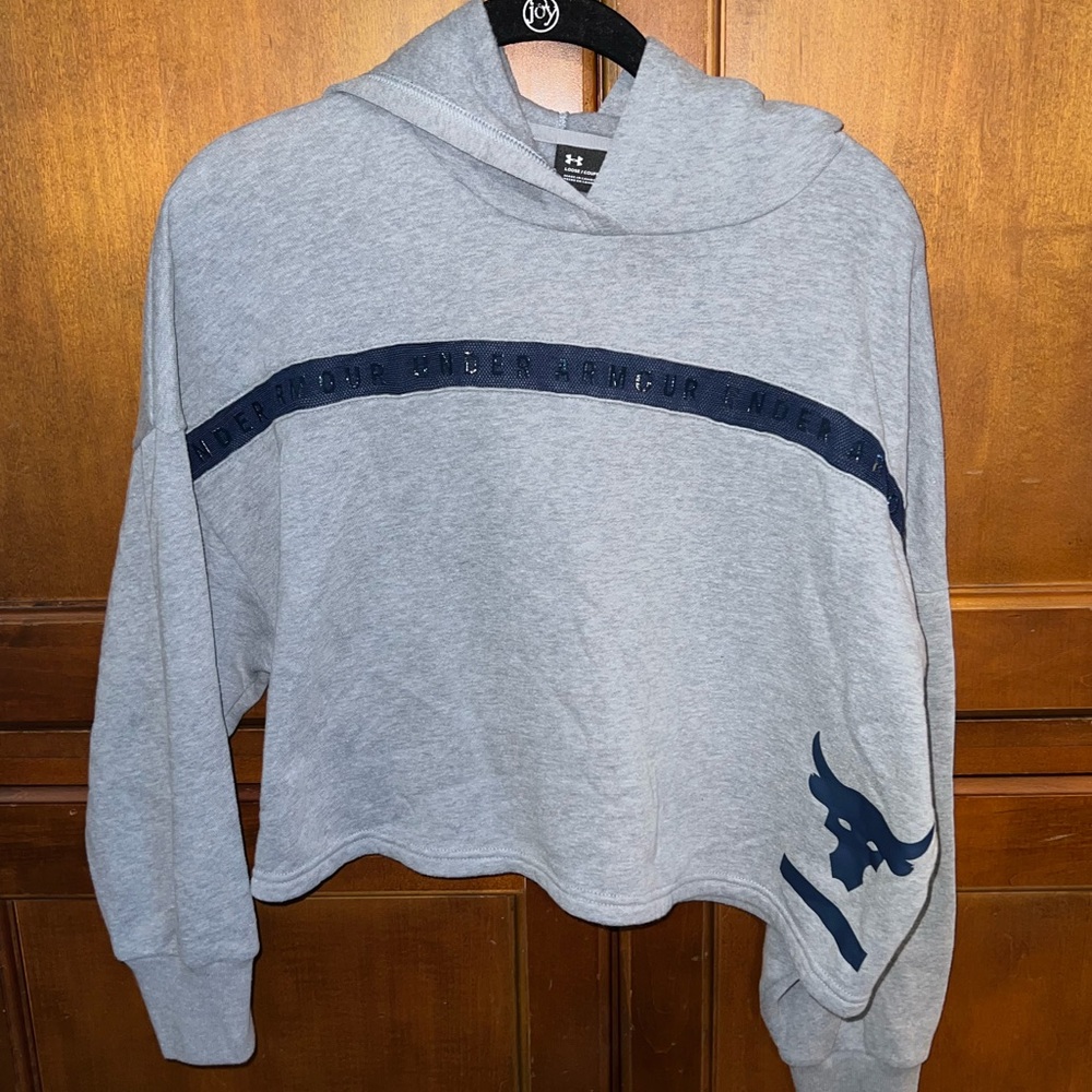 under armour cropped hoodie